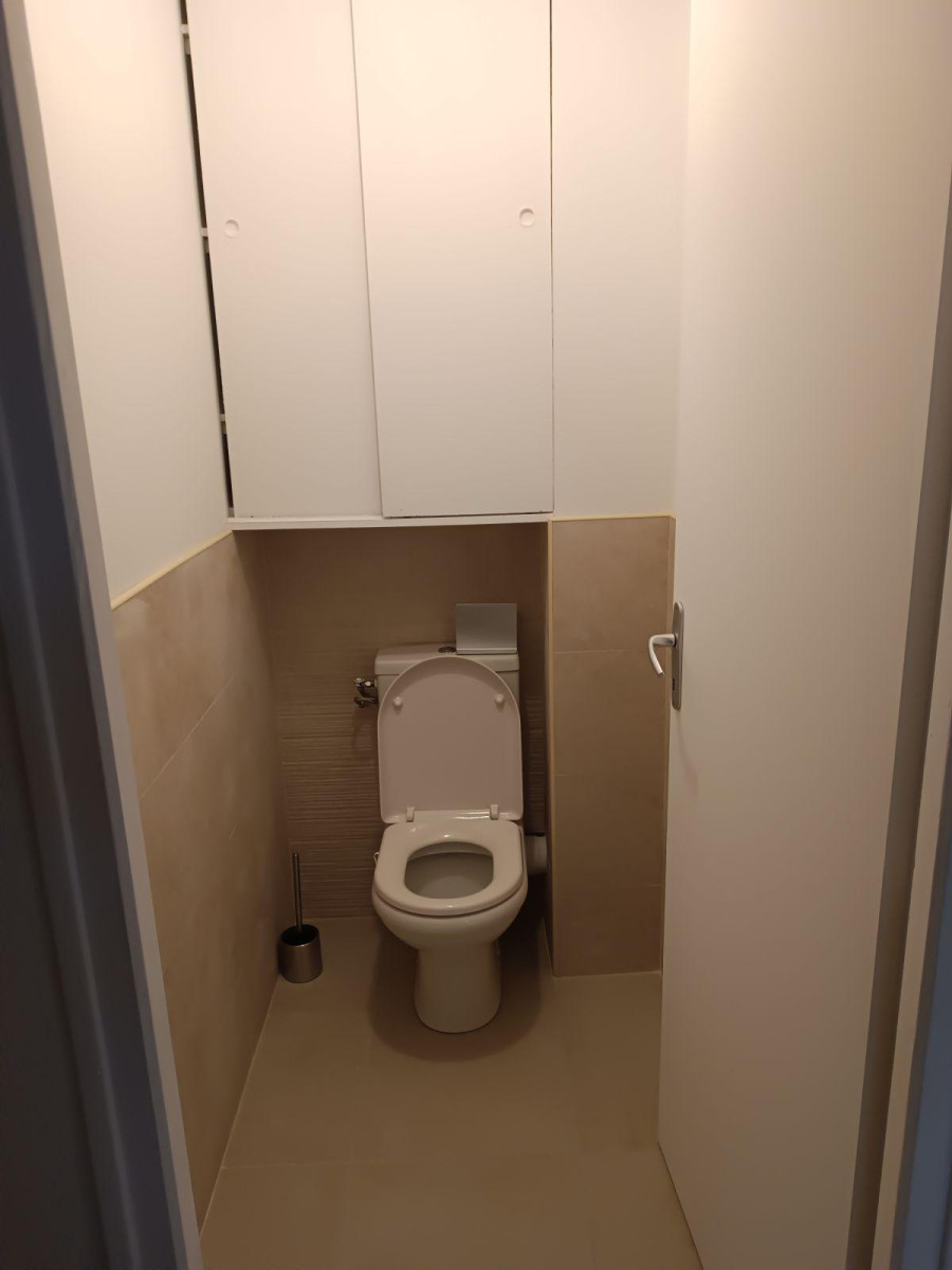 
                                                Location
                                                 Appartement meublé 3 pièces, au calme