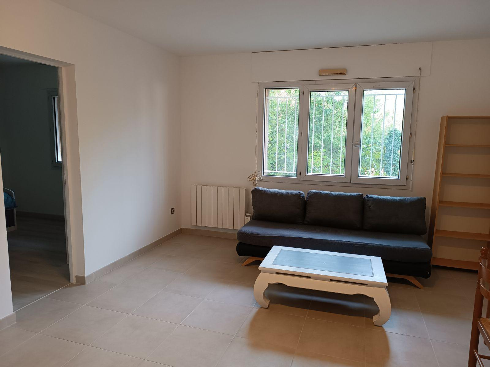 
                                                Location
                                                 Appartement meublé 3 pièces, au calme