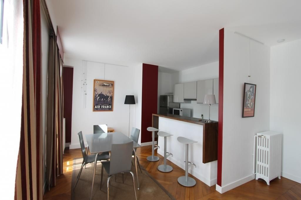 
                                                Location
                                                 Appartement meublé 3 pièces avec cave et balcon