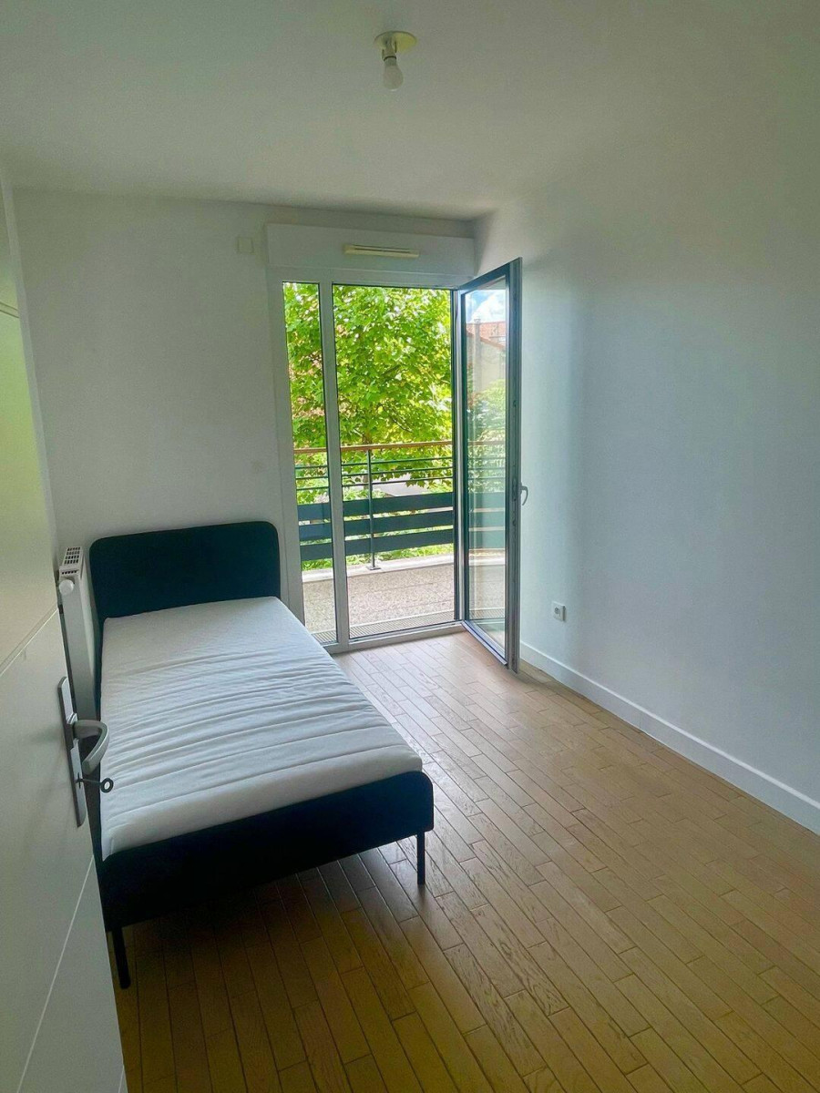 
                                                Location
                                                 Appartement meublé 3 pièces de 65 m²