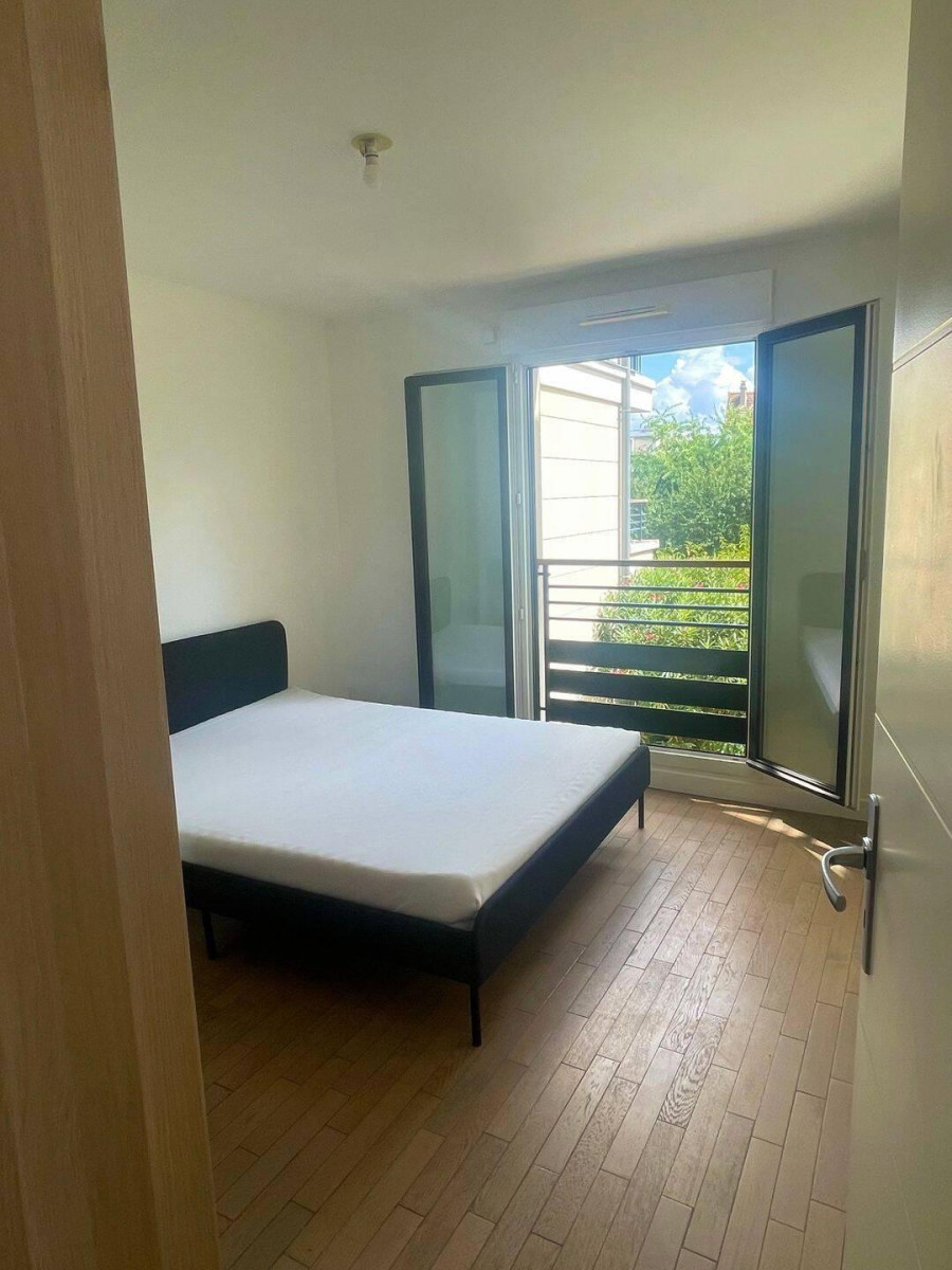 
                                                Location
                                                 Appartement meublé 3 pièces de 65 m²