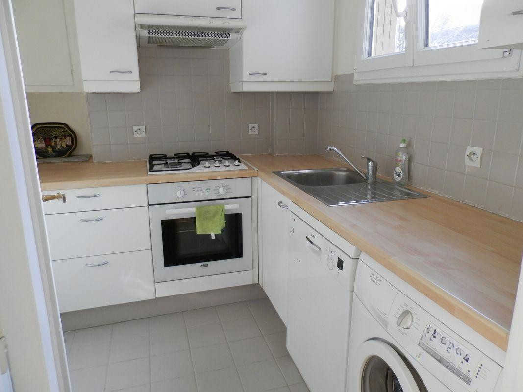 
                                                Location
                                                 Appartement meublé 46m²