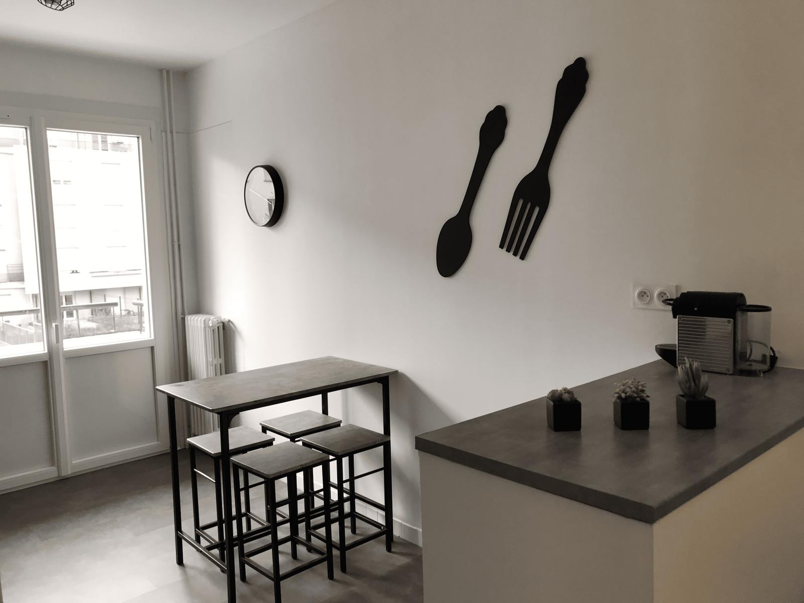 
                                                Location
                                                 Appartement meublé