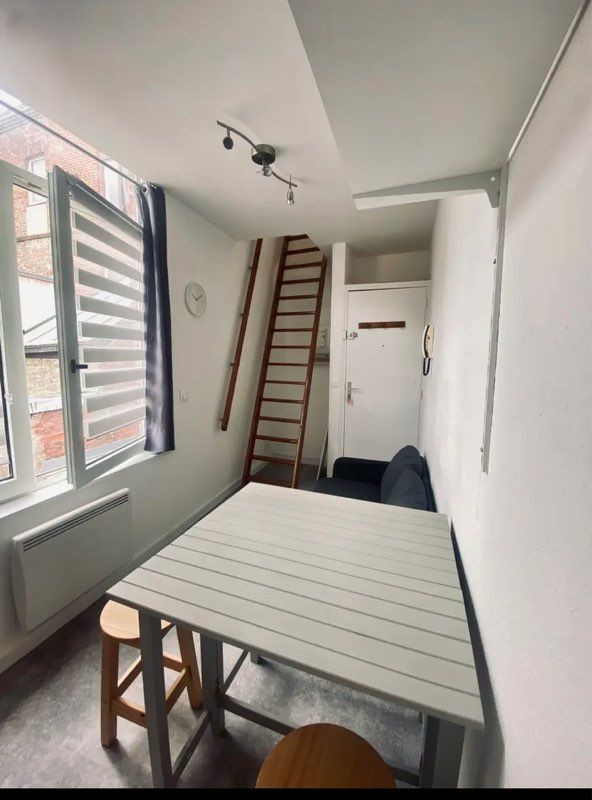 
                                                Location
                                                 Appartement meublé