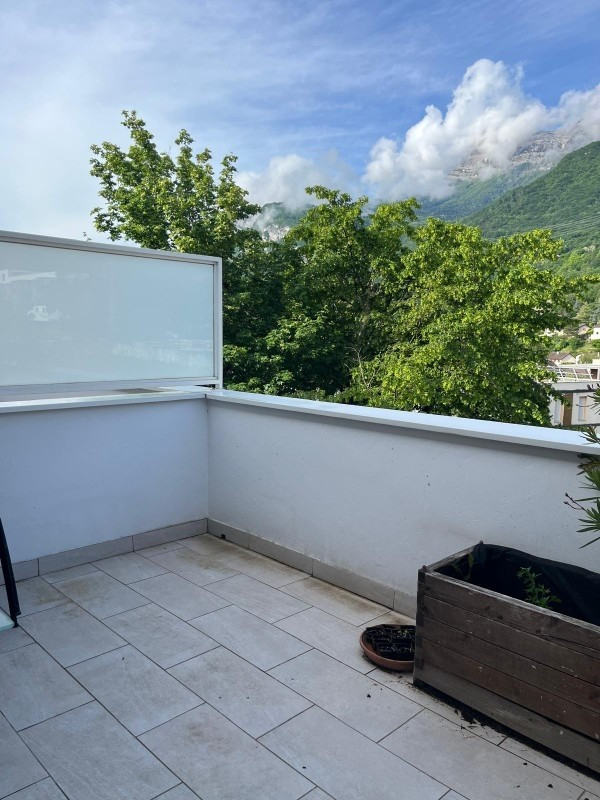 
                                                Location
                                                 Appartement meublé 73 m2 Garage & Terrasse