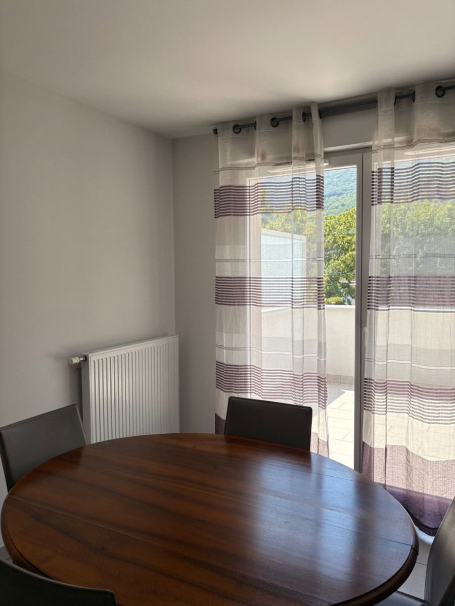 
                                                Location
                                                 Appartement meublé 73 m2 Garage & Terrasse