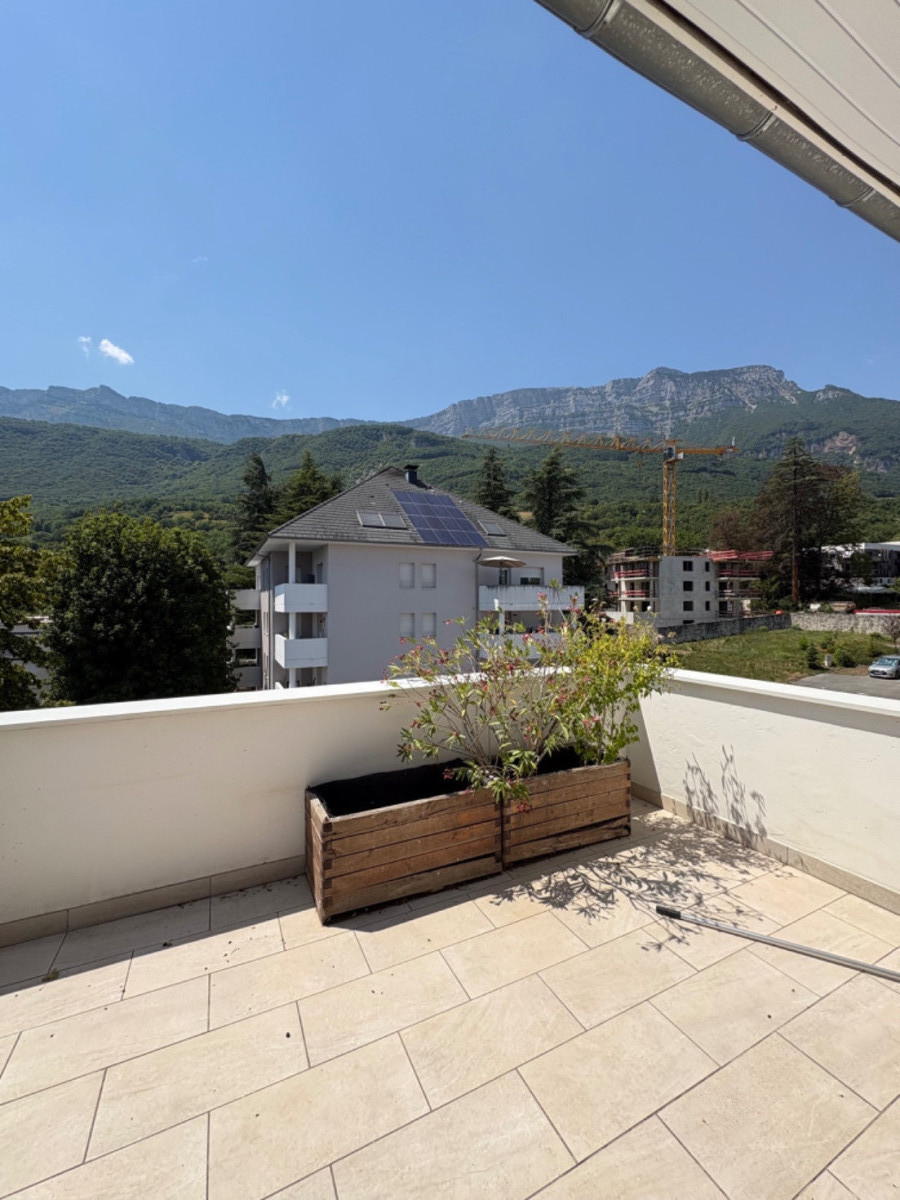 
                                                Location
                                                 Appartement meublé 73 m2 Garage & Terrasse