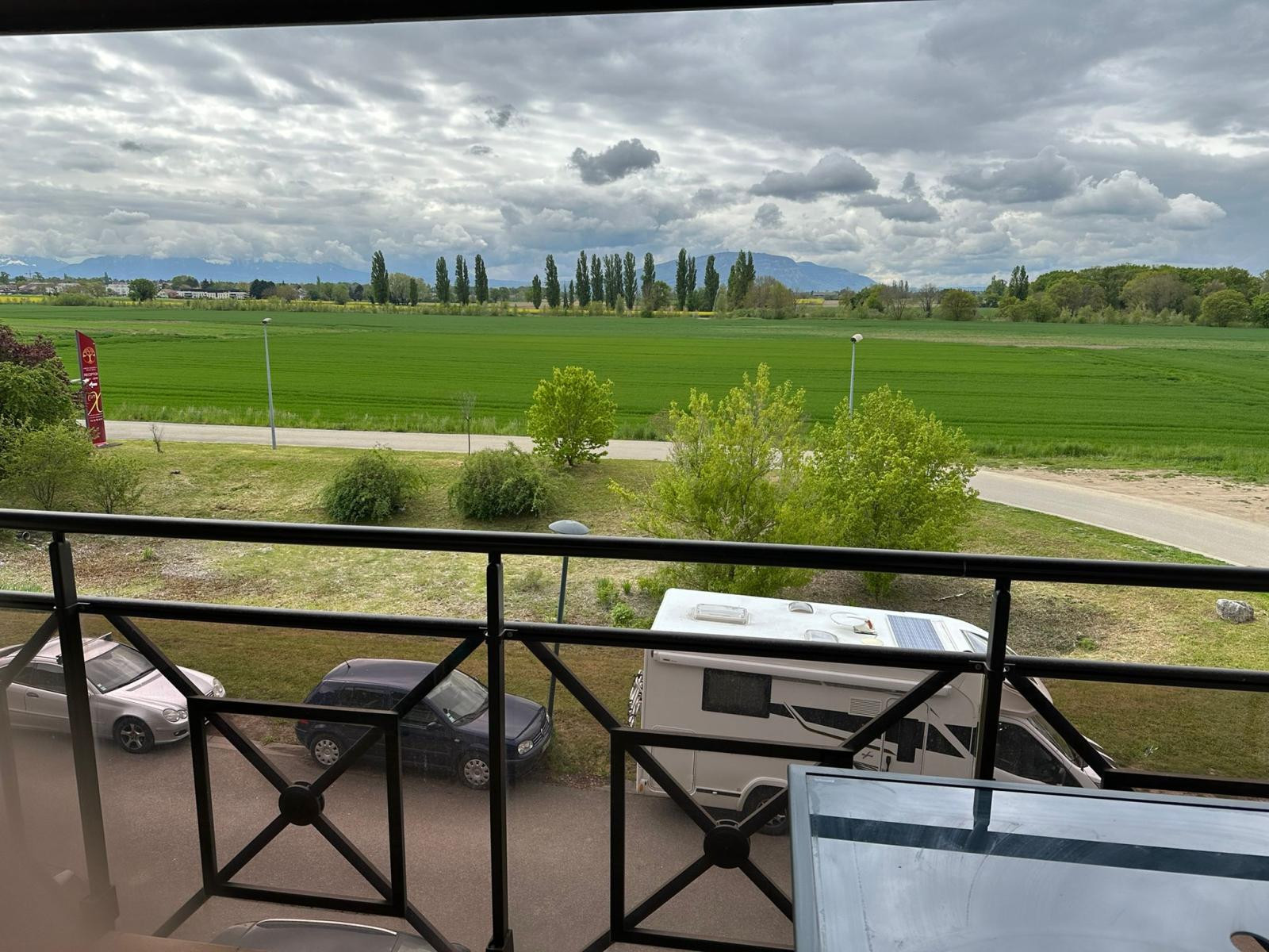 
                                                Location
                                                 Appartement meublé a la frontière suisse