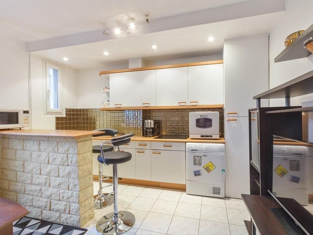 
                                                Location
                                                 Appartement meublé à louer 2 pièces 30 m² (loyer tout inclus)