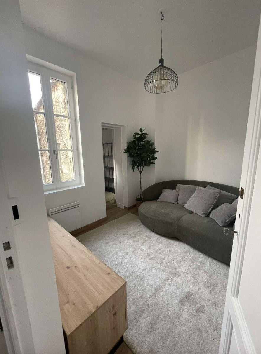 
                                                Colocation
                                                 Appartement meublé à louer