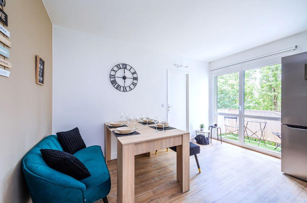 
                                                Location
                                                 Appartement meublé à louer