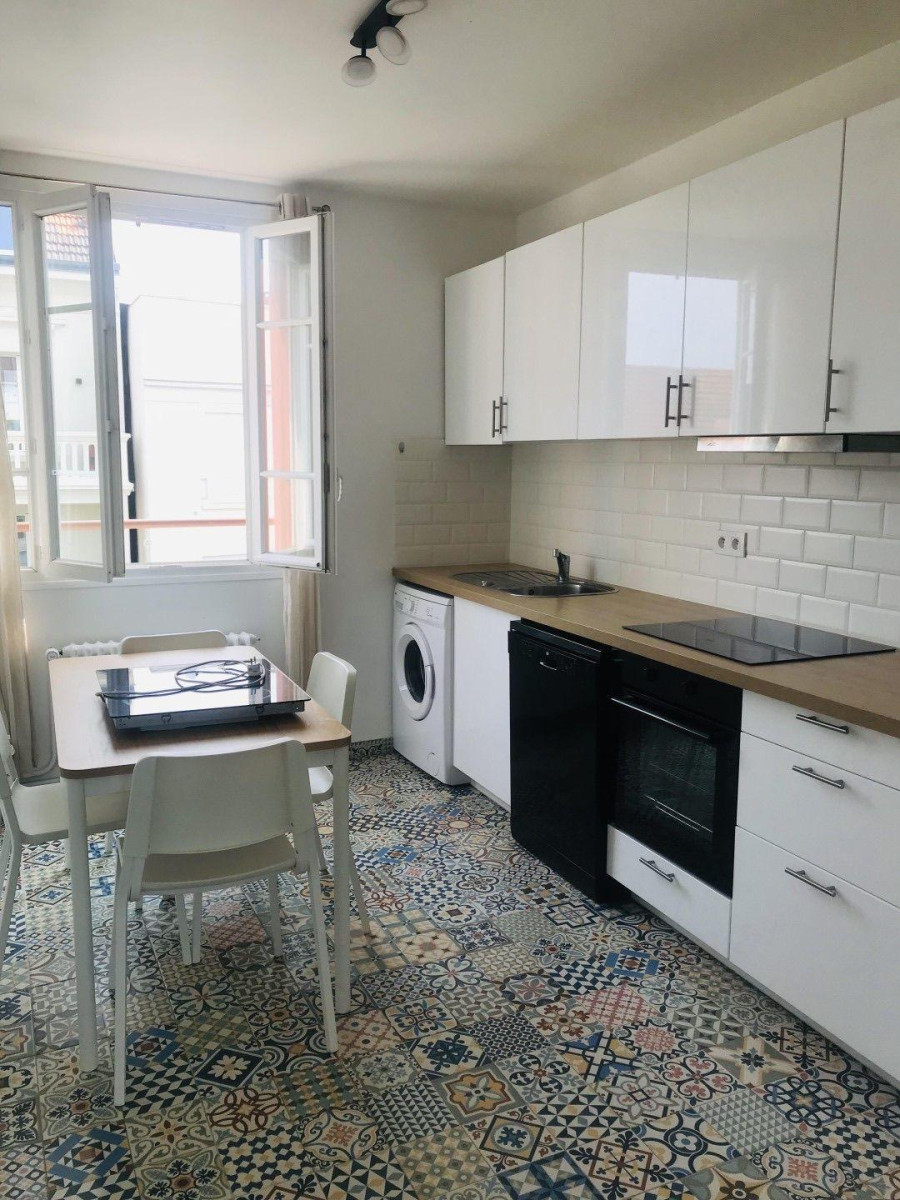 
                                                Location
                                                 Appartement meublé à louer