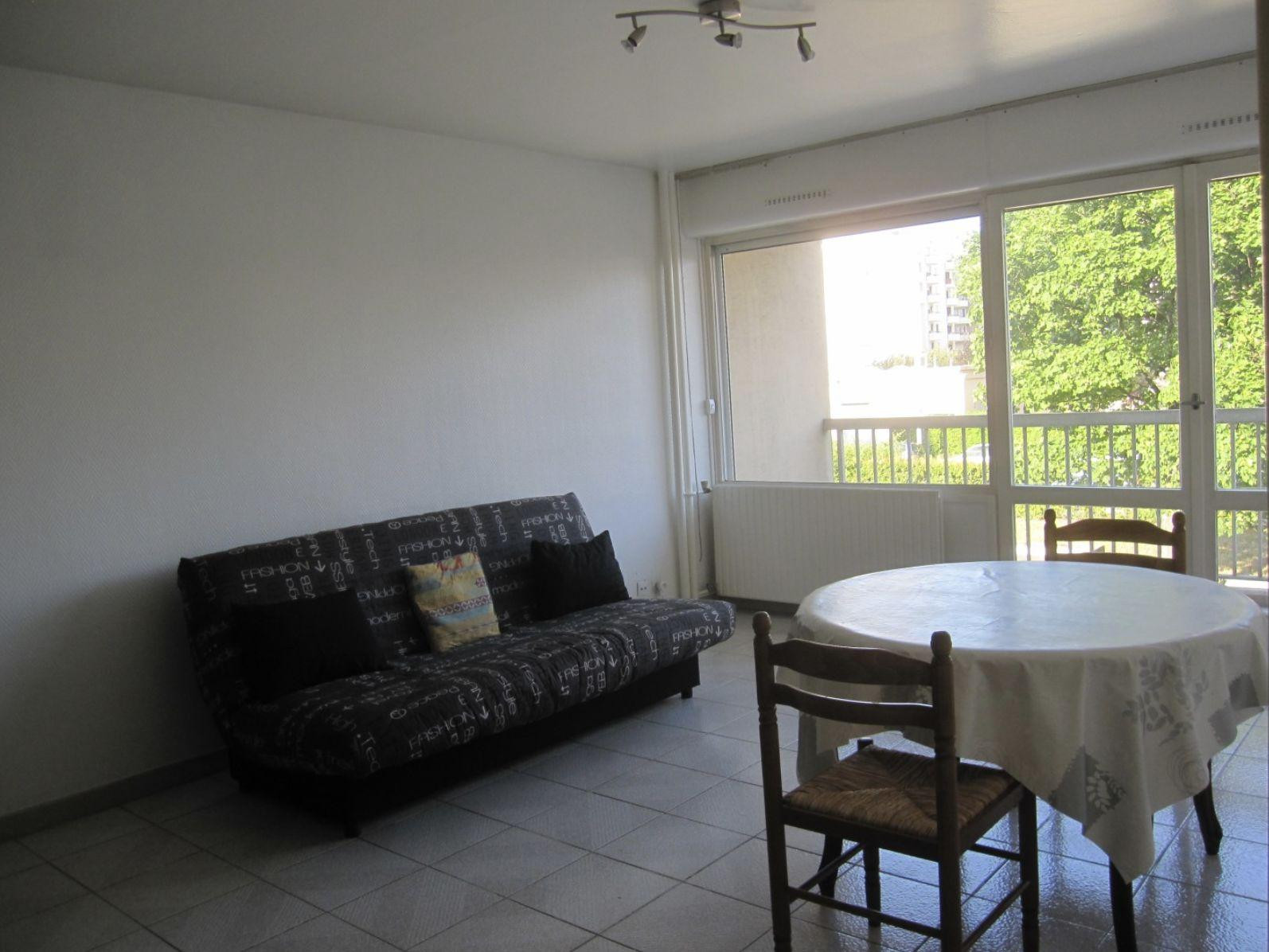 
                                                Location
                                                 Appartement meublé à louer