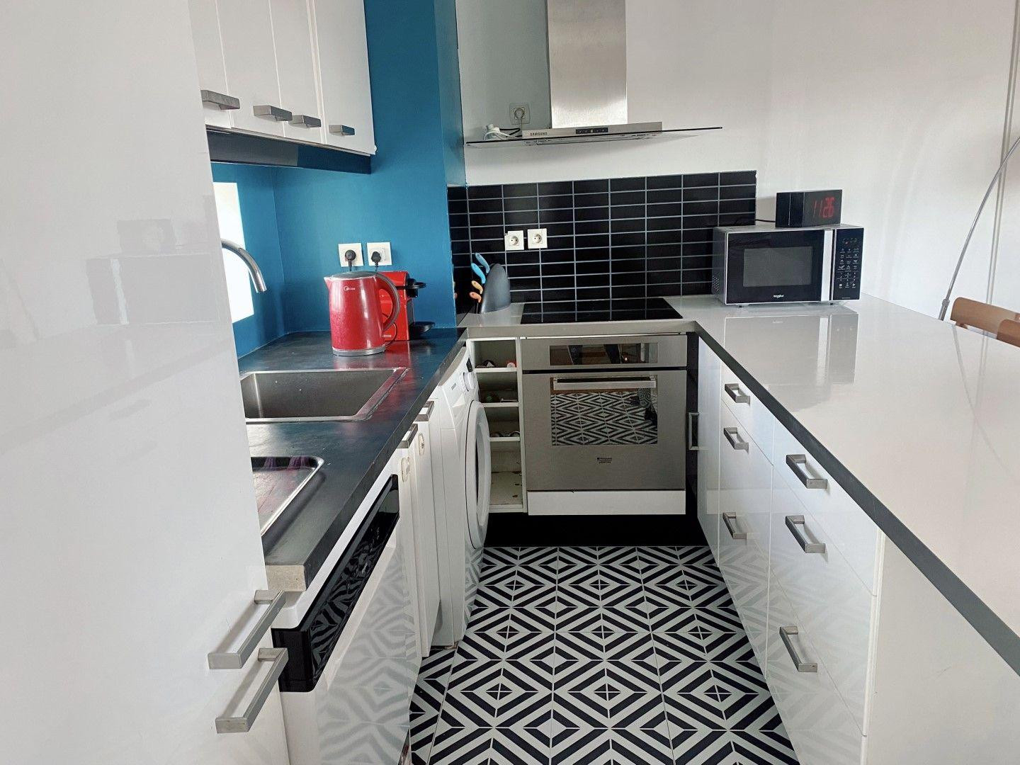 
                                                Location
                                                 Appartement meublé à louer