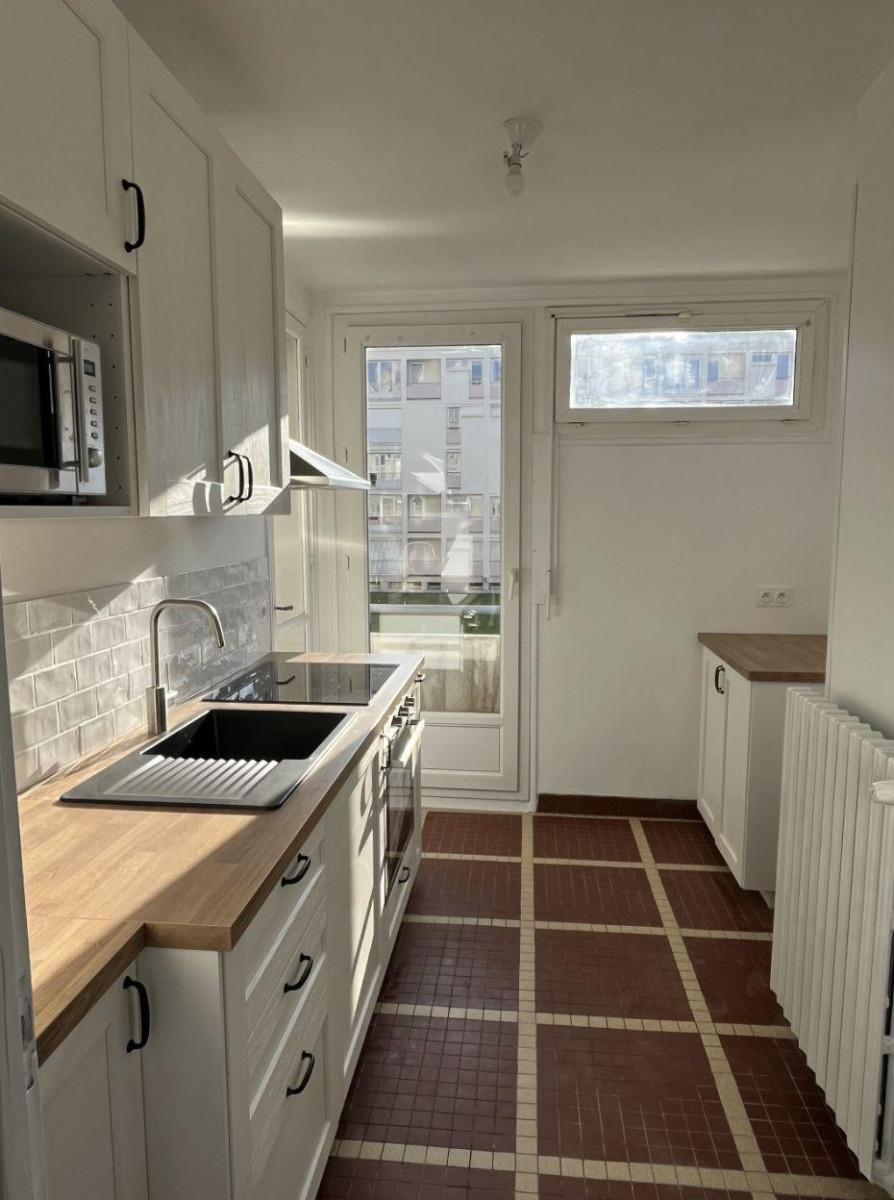 
                                                Location
                                                 Appartement meublé à louer