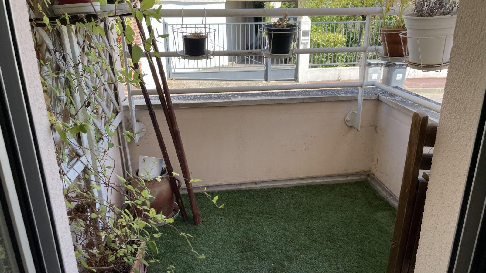 
                                                Location
                                                 Appartement meublé à louer
