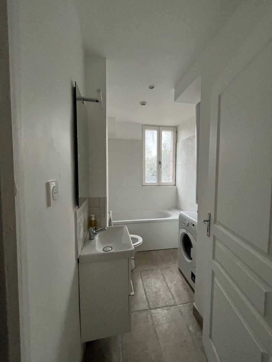 
                                                Location
                                                 Appartement meublé à louer