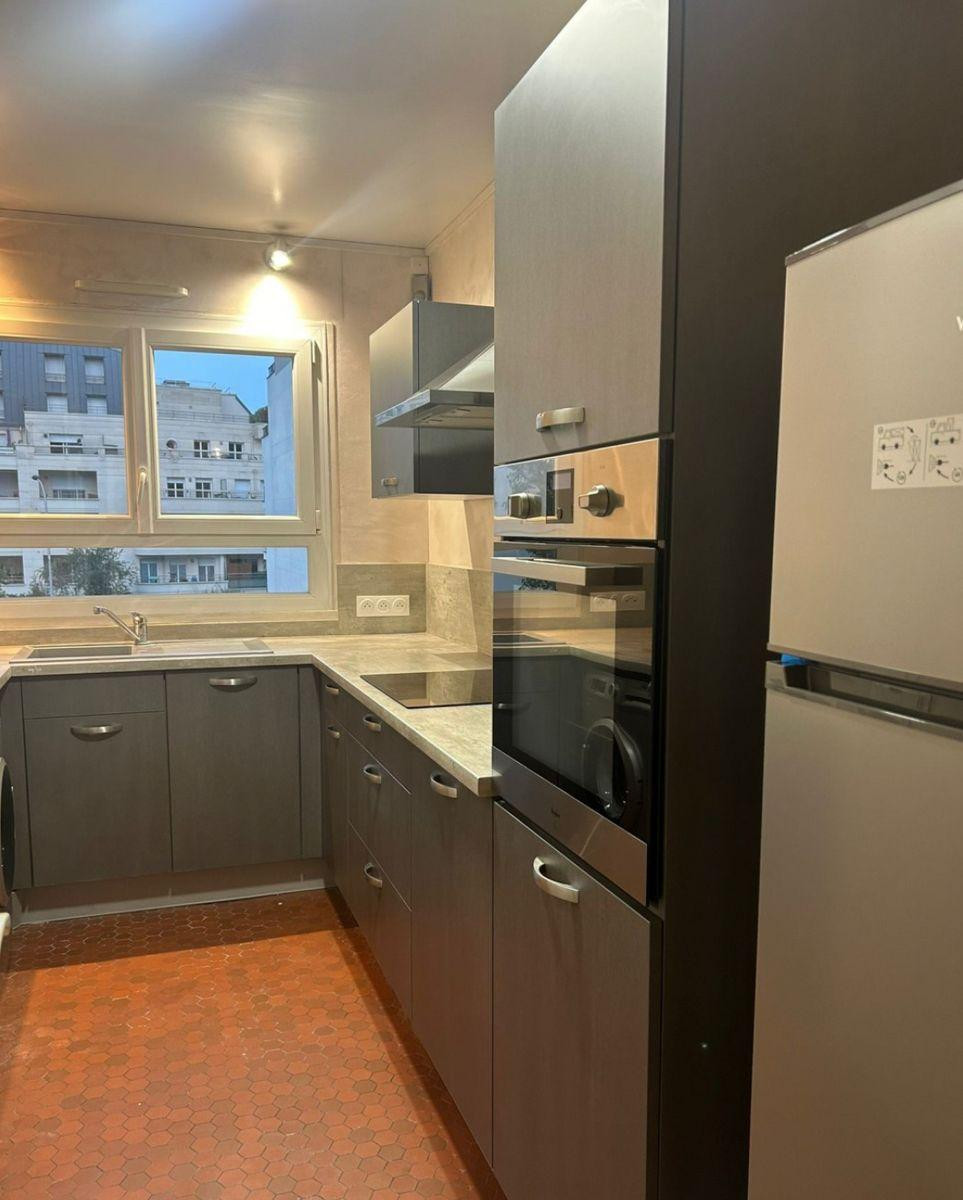 
                                                Colocation
                                                 Appartement meublé à louer