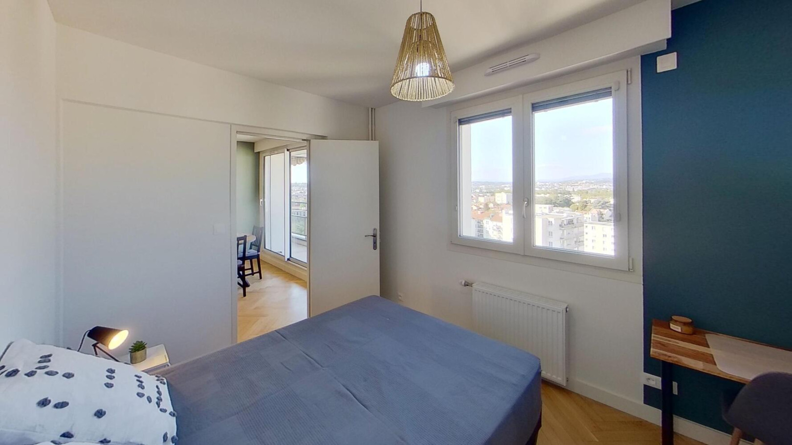
                                                Colocation
                                                 Appartement meublé avec vue