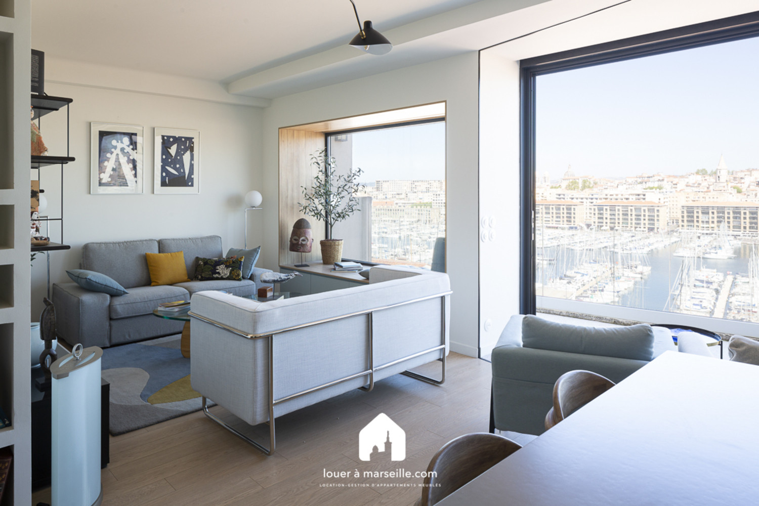 
                                                Location
                                                 Appartement meublé de standing 60m2 - 13007