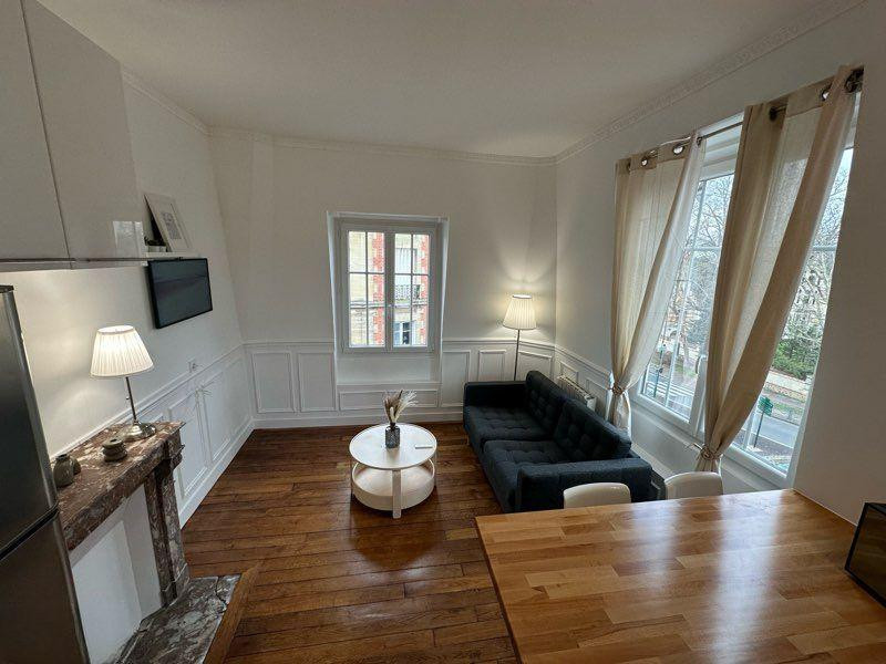 
                                                Location
                                                 Appartement meublé de standing à louer