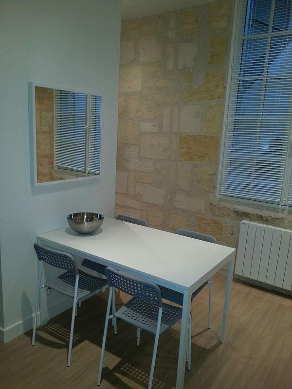 
                                                Location
                                                 Appartement meublé design plein centre de Bordeaux