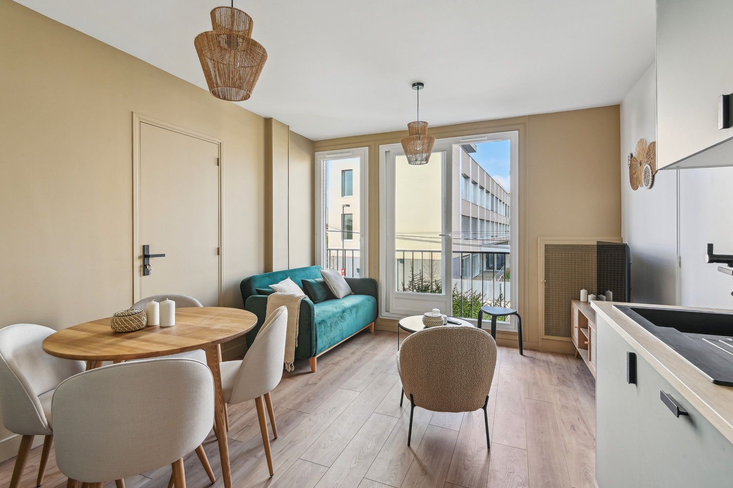 
                                                Colocation
                                                 Appartement meublé en colocation