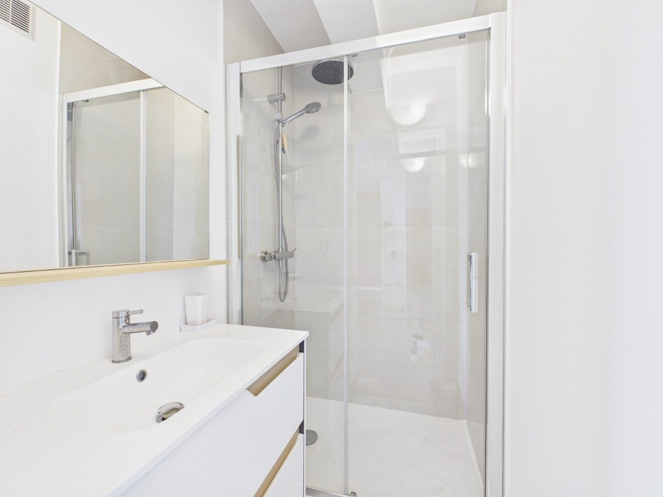 
                                                Colocation
                                                 Appartement meublé en colocation