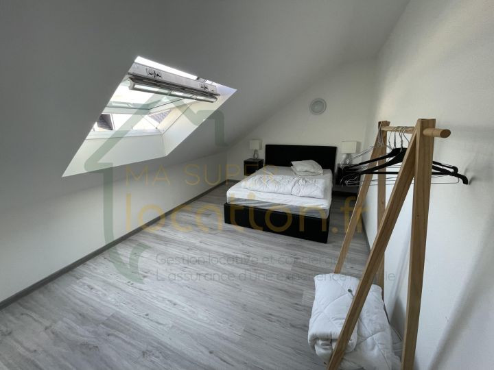 
                                                Location
                                                 Appartement meublé en duplex - 3 pièces - 50 m²