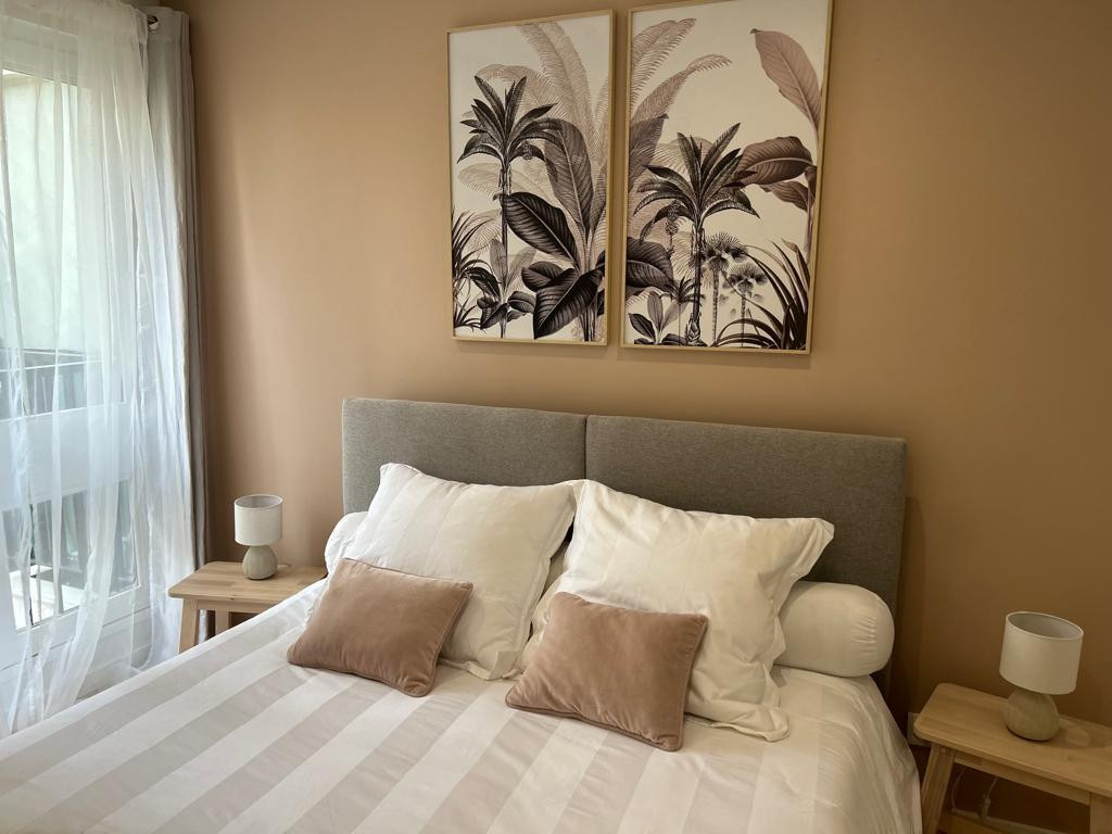 
                                                Location
                                                 Appartement  meublé ,équipé proche Versailles
