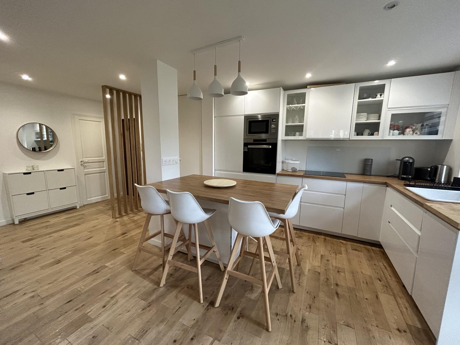 
                                                Location
                                                 Appartement  meublé ,équipé proche Versailles