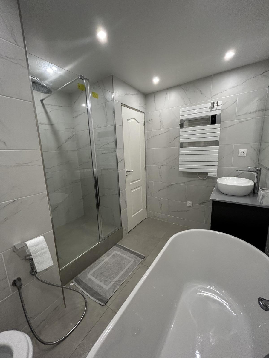 
                                                Location
                                                 Appartement  meublé ,équipé proche Versailles