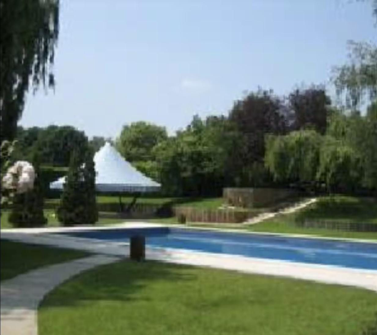 
                                                Location
                                                 Appartement  meublé ,équipé proche Versailles