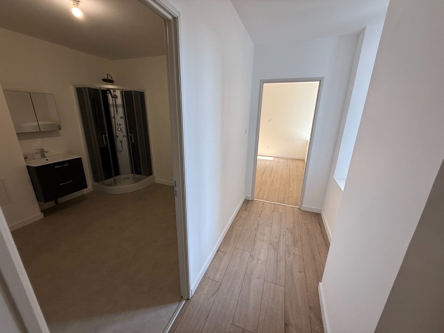 
                                                Location
                                                 Appartement meublé F2 lumineux de 57m² + wifi