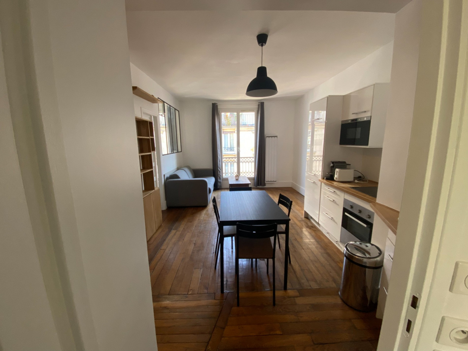 
                                                Location
                                                 Appartement meublé  Lamarck Caulaincourt