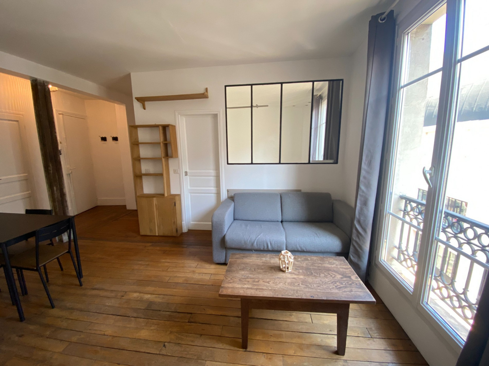 
                                                Location
                                                 Appartement meublé  Lamarck Caulaincourt