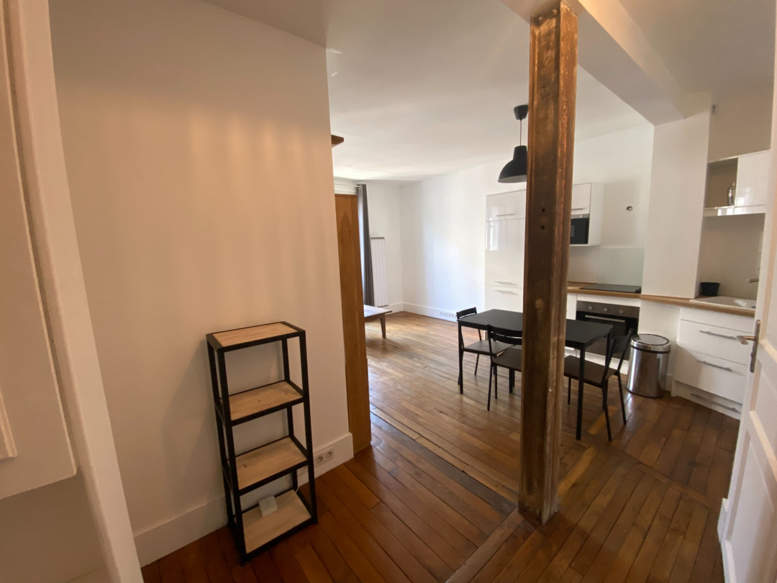 
                                                Location
                                                 Appartement meublé  Lamarck Caulaincourt