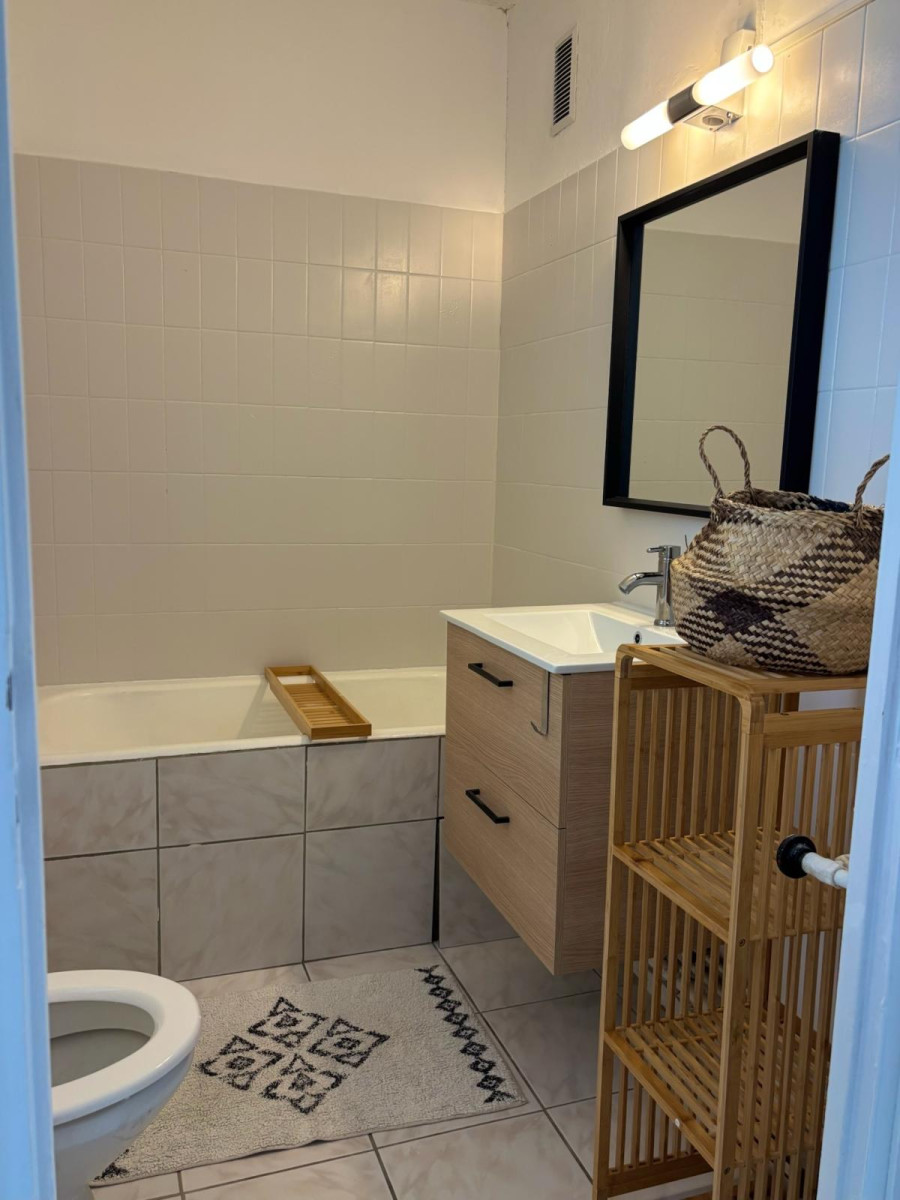 
                                                Location
                                                 Appartement meublé lumineux 47m2 - Saint Etienne