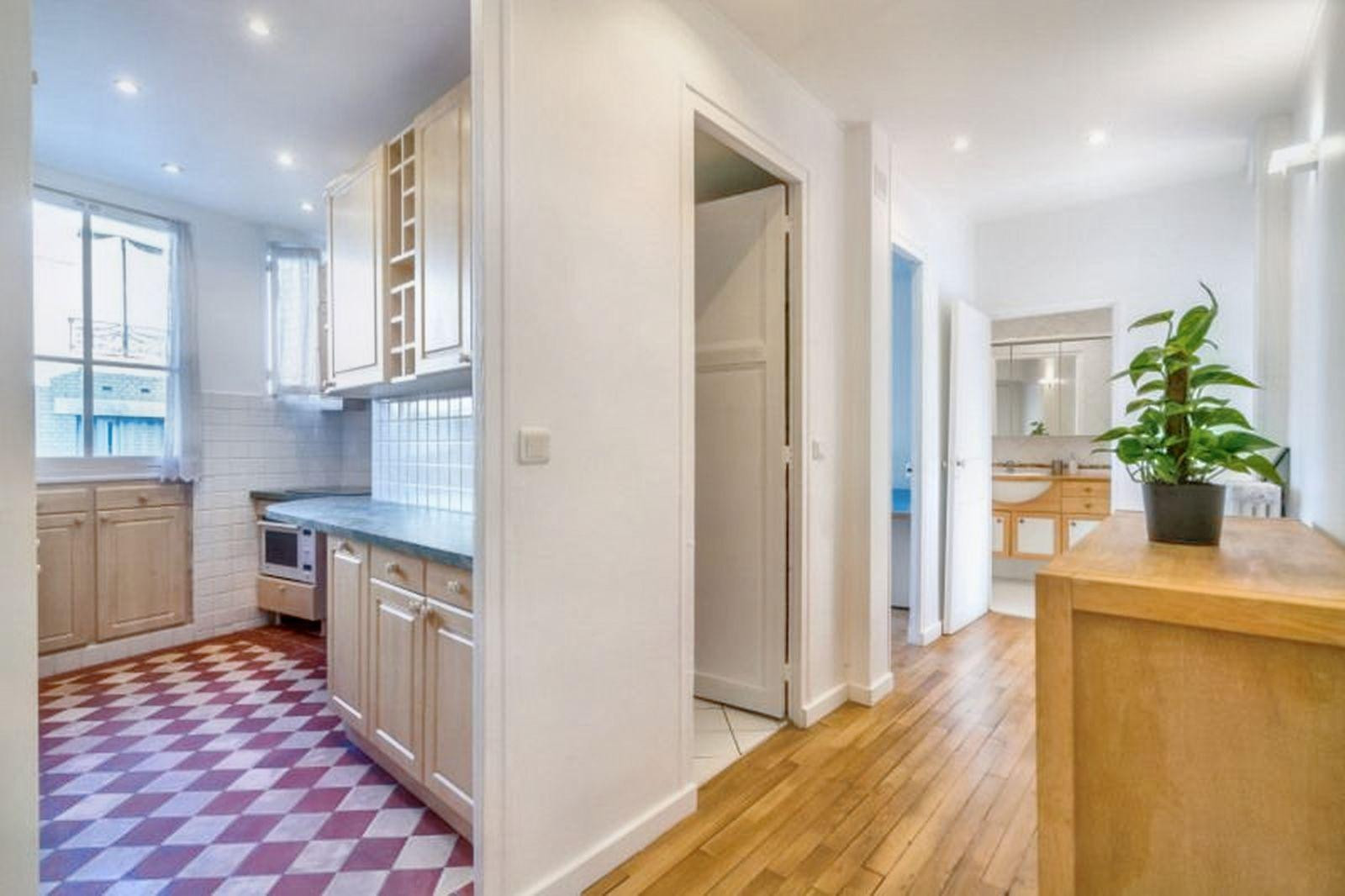 
                                                Location
                                                 Appartement meublé lumineux et calme