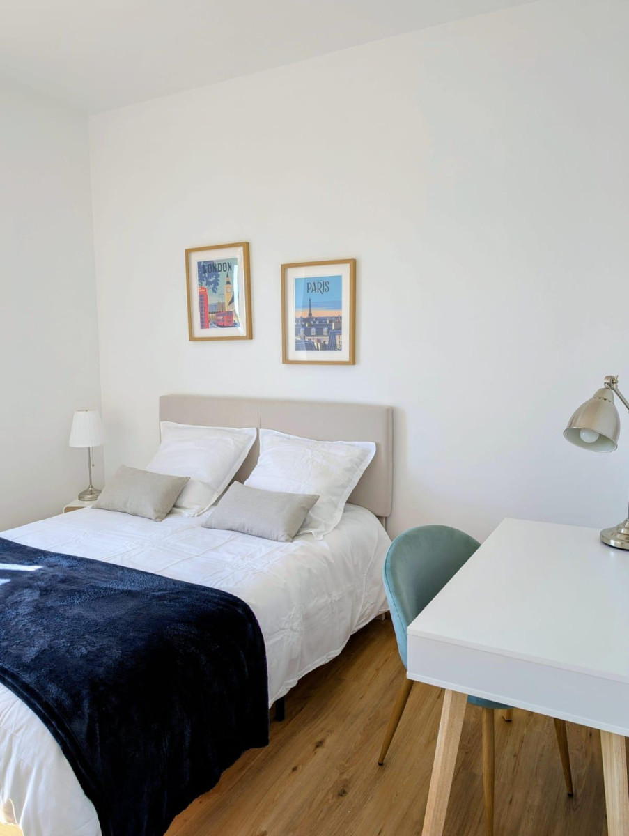 
                                                Location
                                                 Appartement meublé, lumineux et entièrement rénové