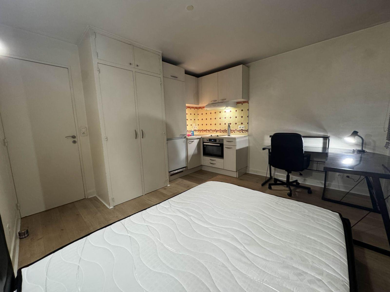 
                                                Location
                                                 Appartement Meublé Lyon 6 - 23 m²