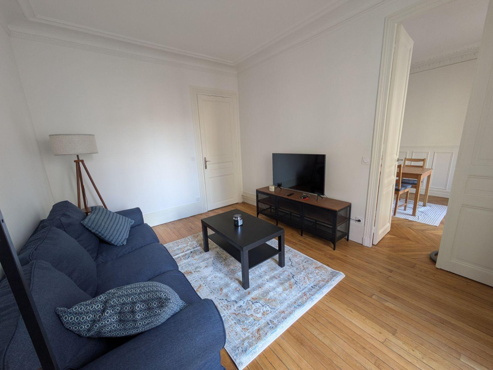 
                                                Location
                                                 Appartement meublé - Mairie du 15e