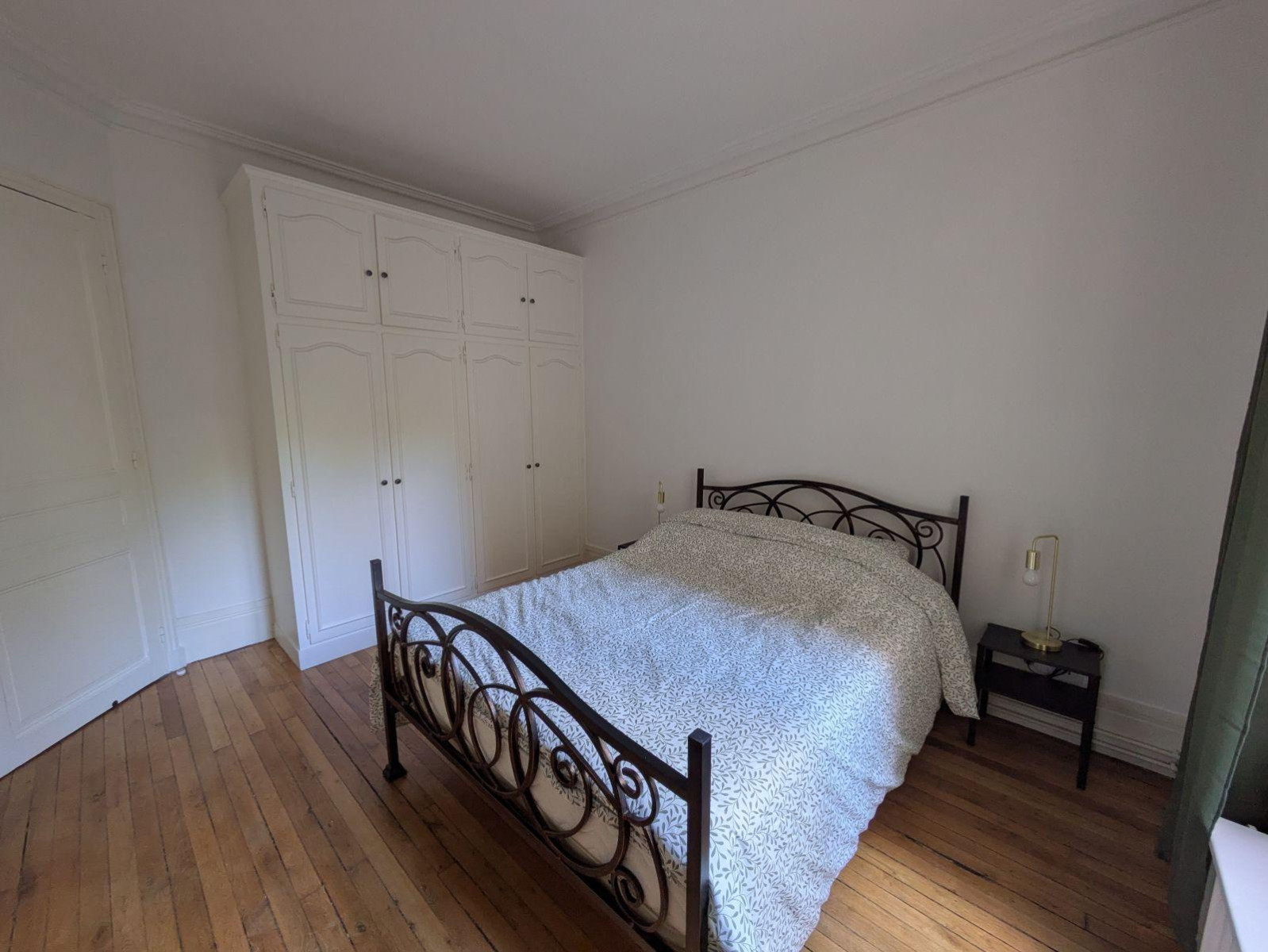 
                                                Location
                                                 Appartement meublé - Mairie du 15e