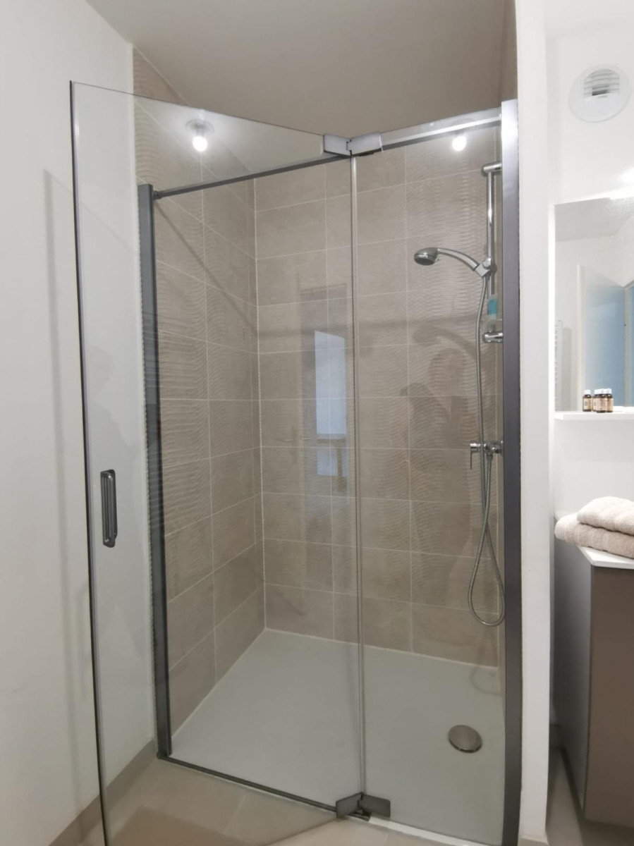 
                                                Location
                                                 Appartement meublé,neuf,tout confort.