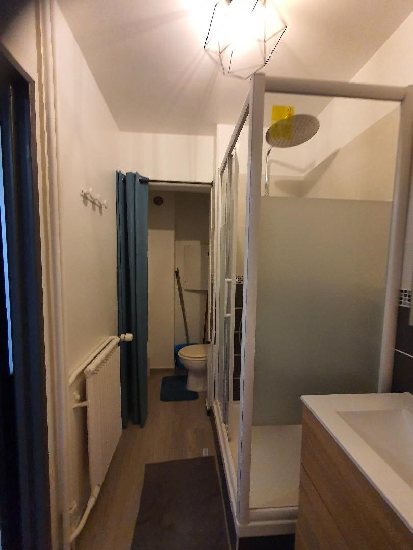 
                                                Location
                                                 Appartement meublé parfait avec des voisins sympas, Paris (loyer tout inclus)