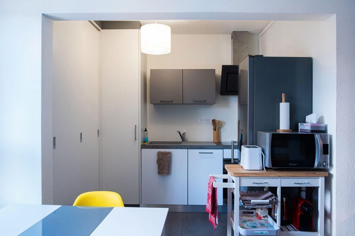 
                                                Location
                                                 Appartement meublé - Plein centre