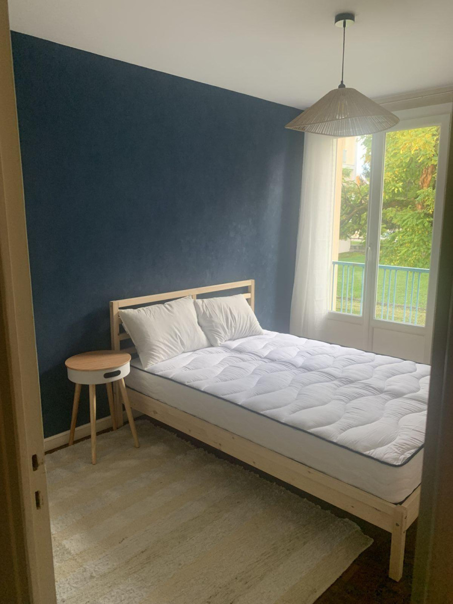 
                                                Location
                                                 Appartement meublé proche campus