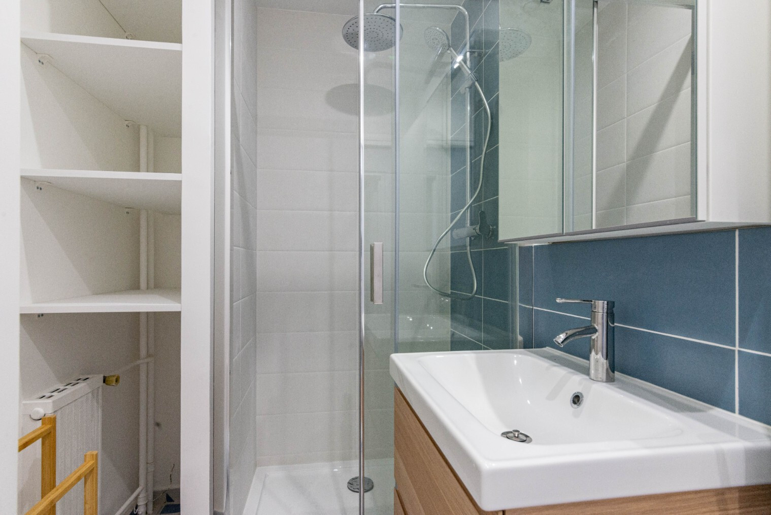 
                                                Colocation
                                                 Appartement meublé proche M 13 et ligne J