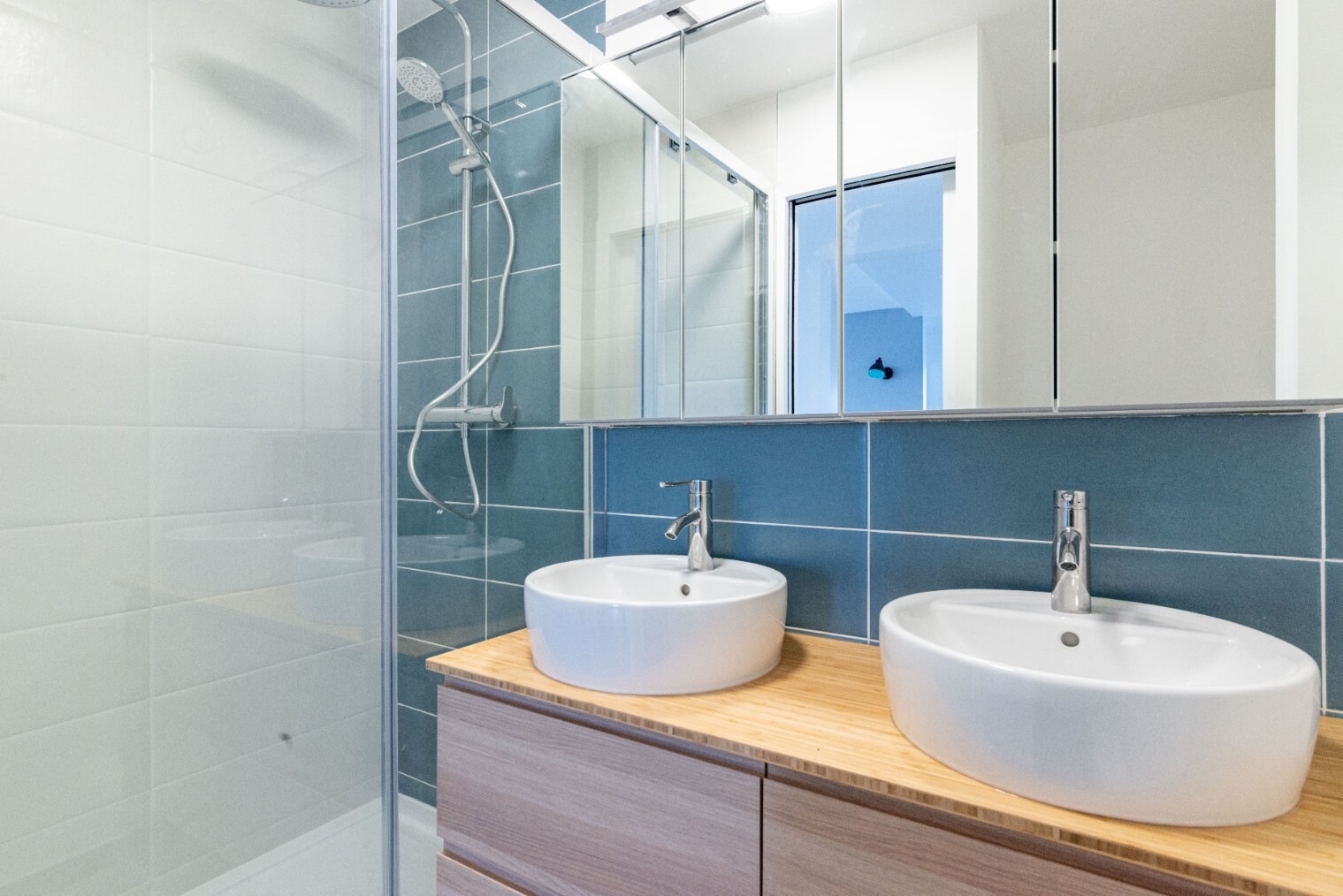 
                                                Colocation
                                                 Appartement meublé proche M 13 et ligne J