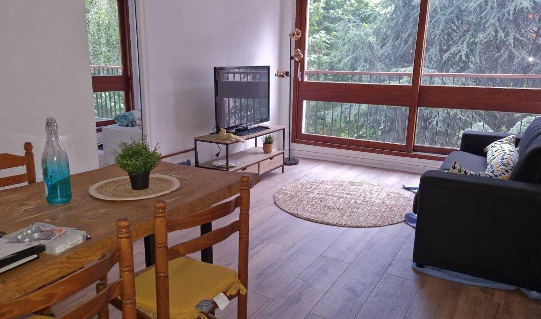
                                                Location
                                                 Appartement meublé refait à neuf à louer